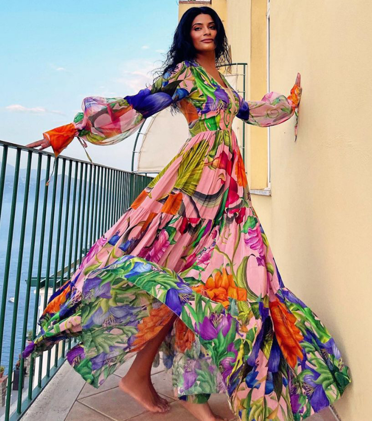 Plus Size V-neck Long Sleeve Flowers Printed One Piece Swimsuit and Skirt