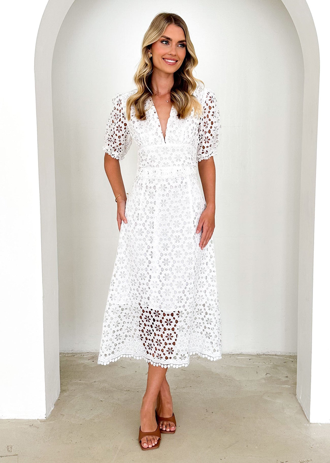 V Neck Puff Sleeve Lace Dress
