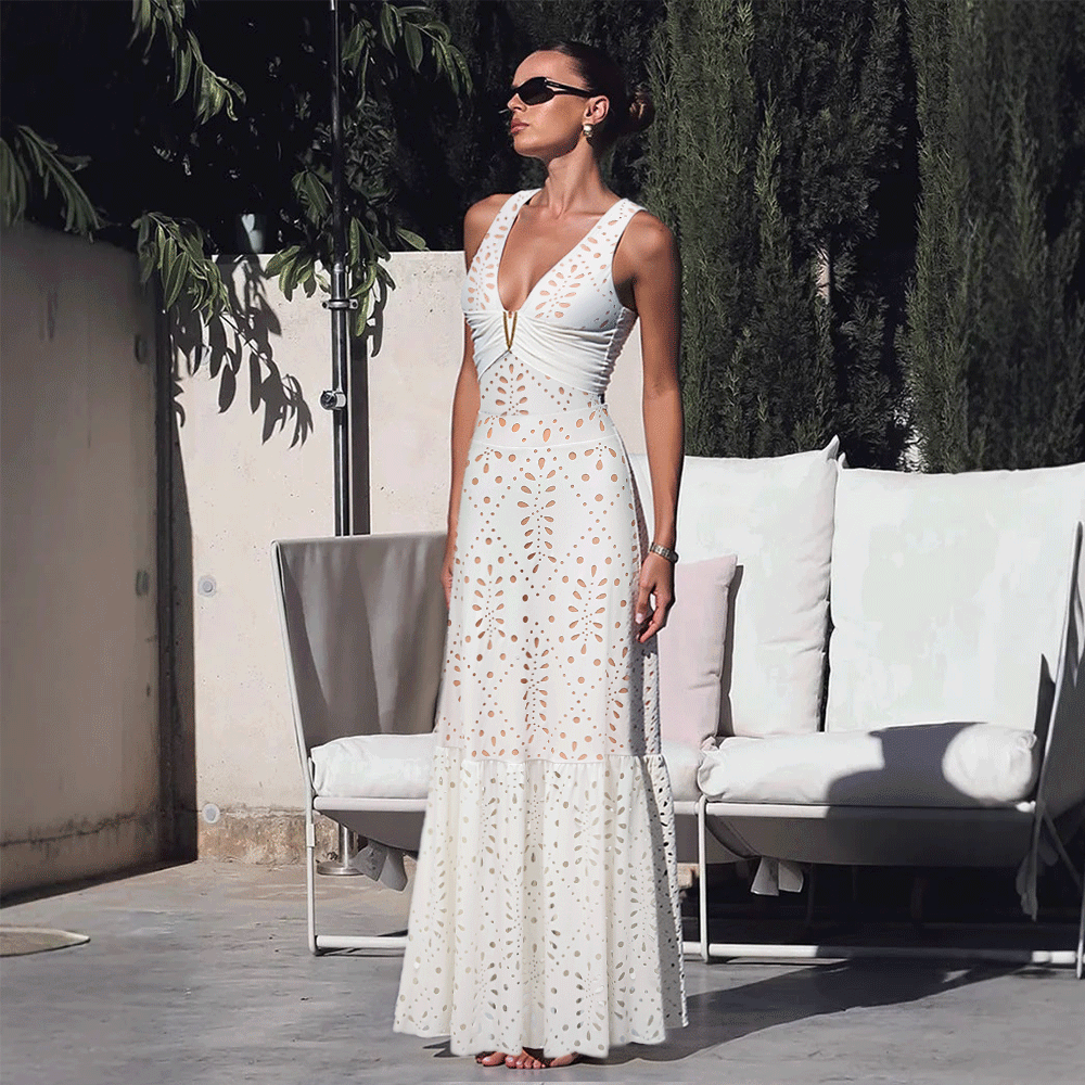 Plus Size V Neck Solid Color Laser Cutting Flower One Piece Swimsuit and Skirt