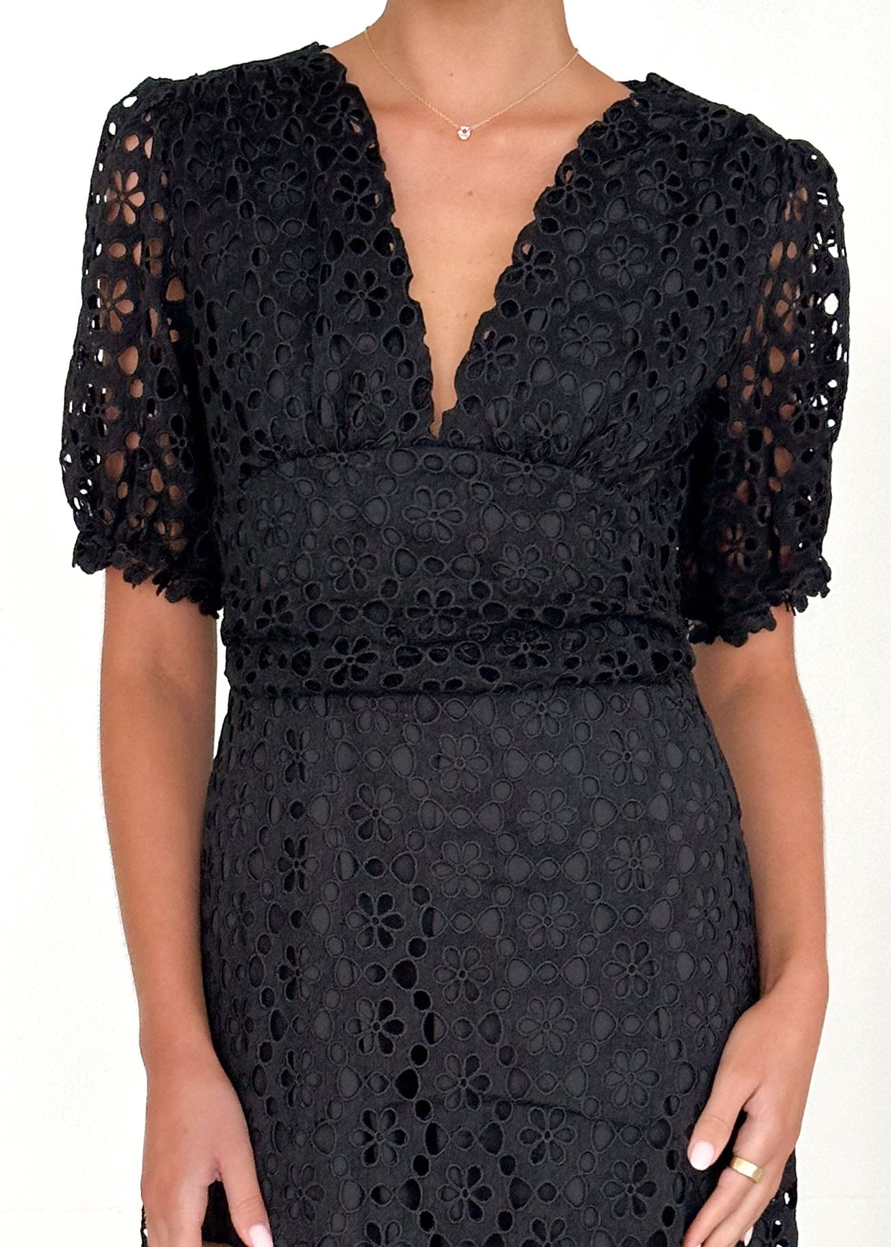 V Neck Puff Sleeve Lace Dress