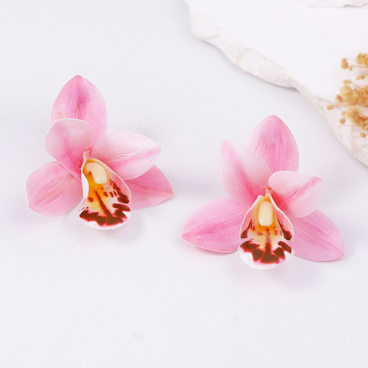 Lily Stud Earrings