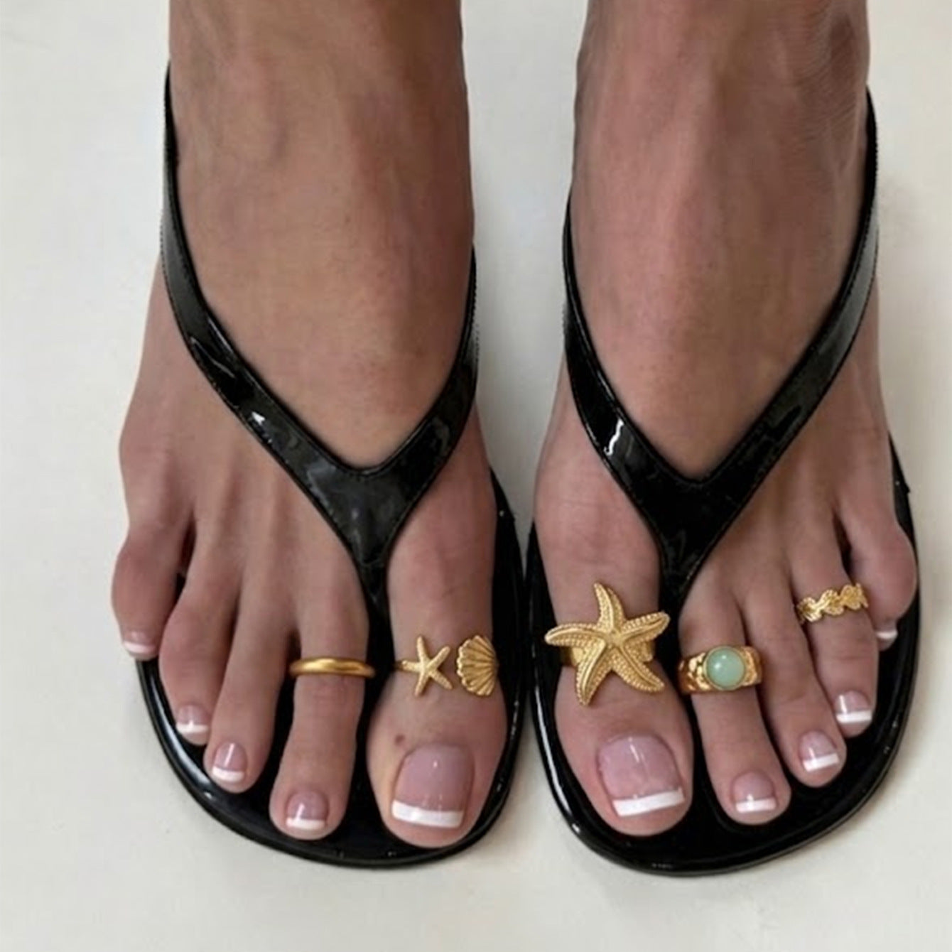Stacked Diamond Setting Toe Ring
