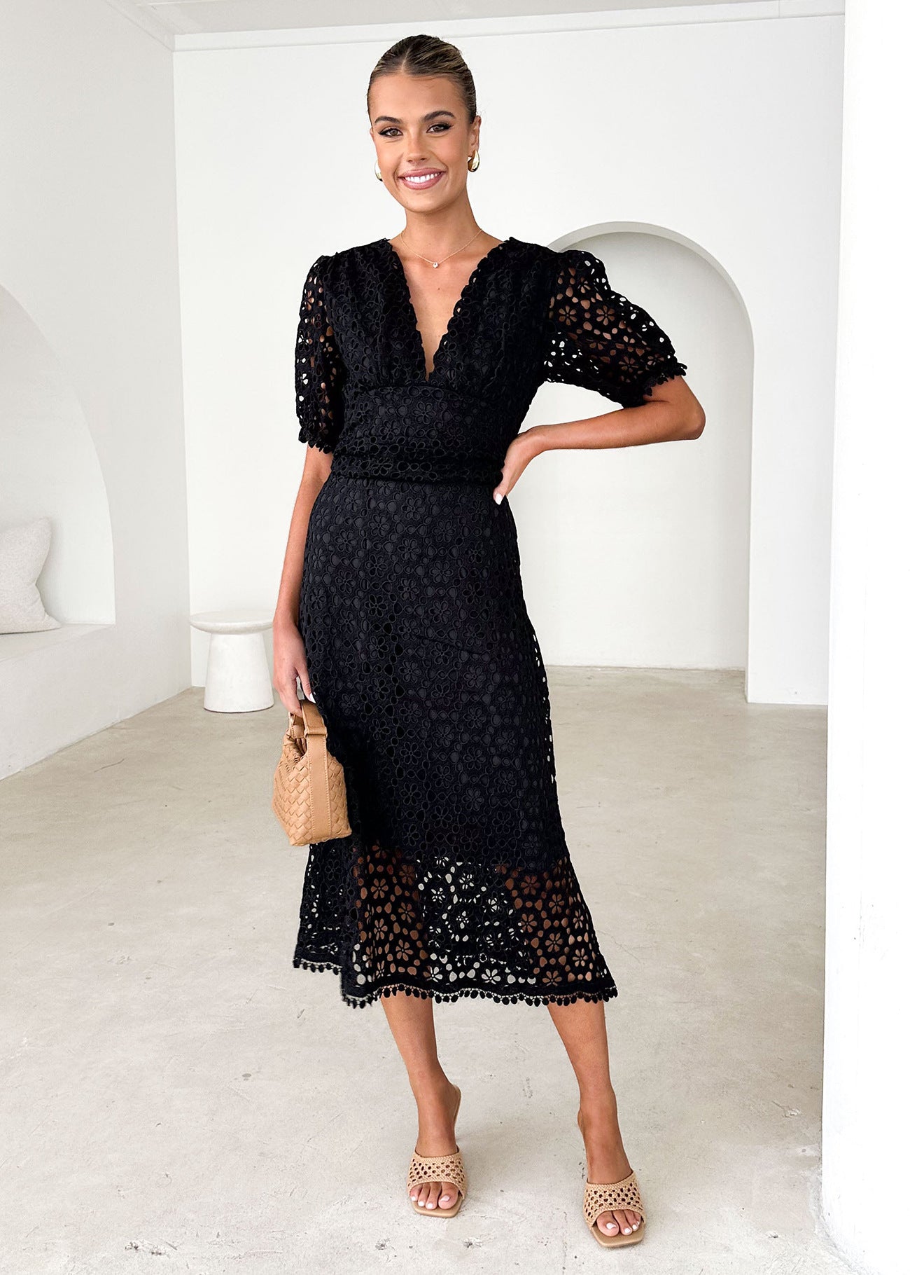 V Neck Puff Sleeve Lace Dress