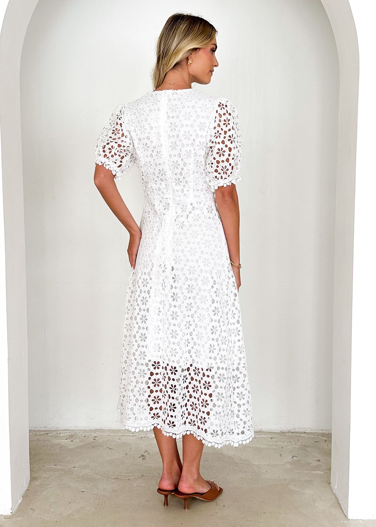 V Neck Puff Sleeve Lace Dress