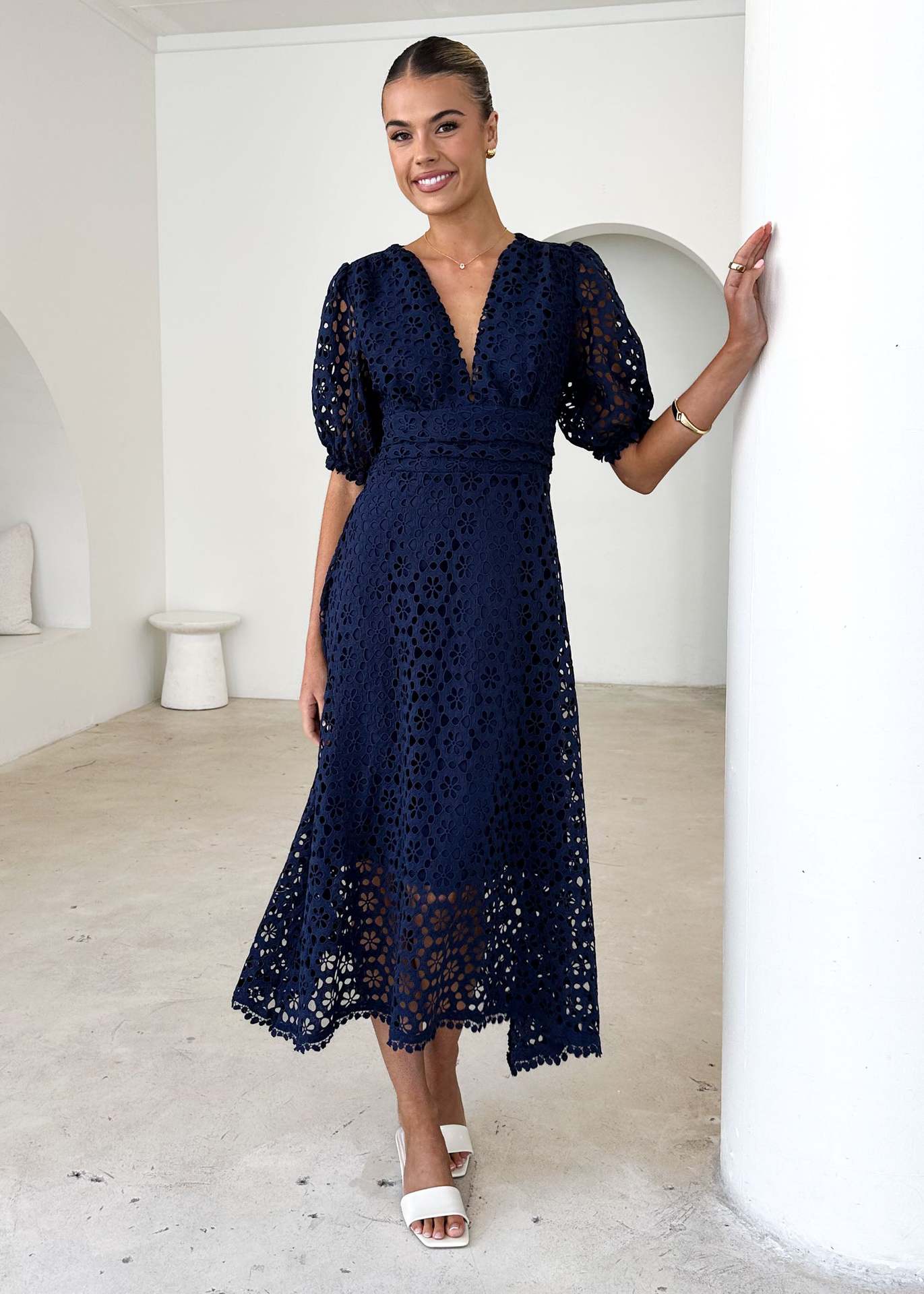 V Neck Puff Sleeve Lace Dress